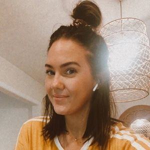 Meet your Posher, Elizabeth